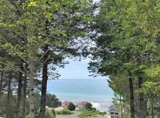 765 Upper Pacific Dr, Whitethorn, CA 95589