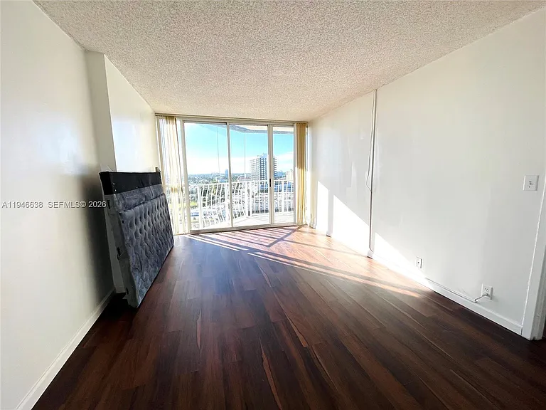 7601 E Treasure Dr #1604 — Photo 12