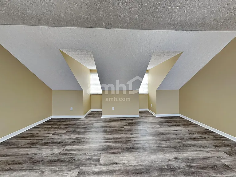 4433 Greensbury Dr — Photo 9