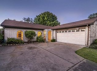863 Ramada Dr, Houston, TX 77062