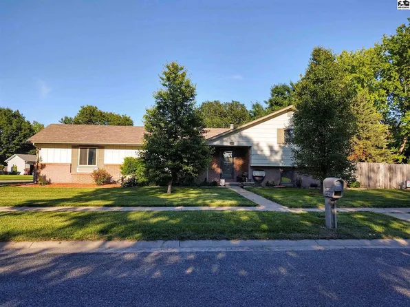 1404 N Grimes St, McPherson, KS 67460