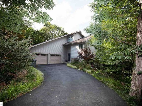 2nd image of 11 Altamont Forest Dr