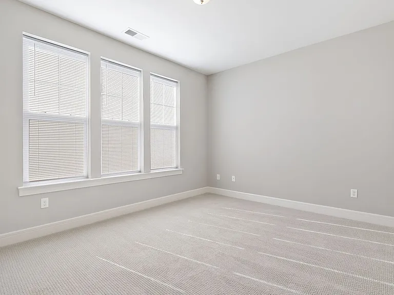 Essex Chase Apartments — Photo 58