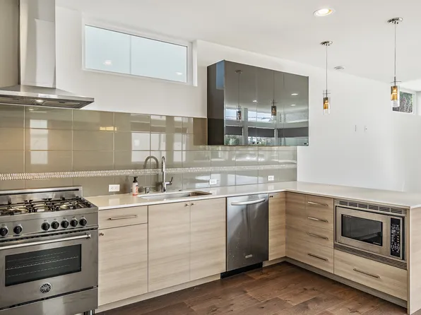 2416 NW 62nd St, Seattle, WA 98107