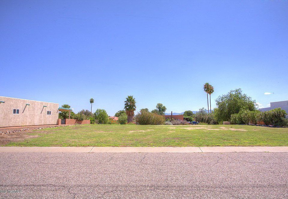 2nd image of 1322 N Paseo Del Cervato