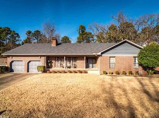 8 Westchester Ct, Little Rock, AR 72223