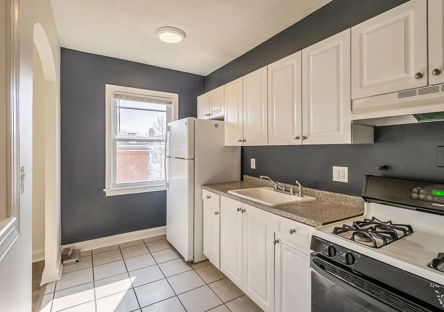 723 12th St SE — Photo 3