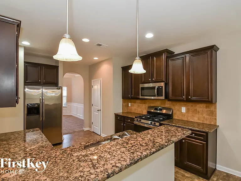 6709 Oak Hill Pl — Photo 5