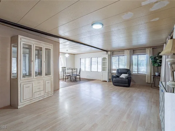 6452 Hartman St, Las Vegas, NV 89108