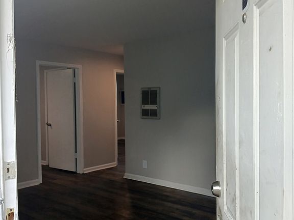 4th image of 1924 Batts Ln #B