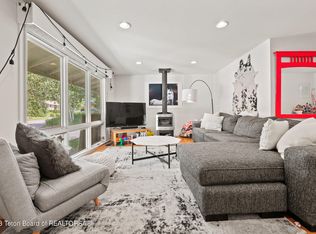815 Upper Cache Creek Dr, Jackson, WY 83001