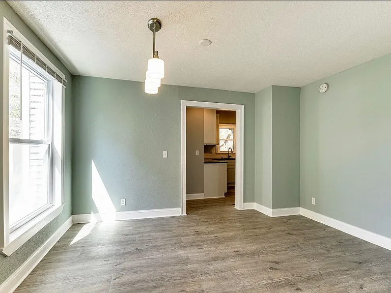 1049 25th Ave SE #1 — Photo 8