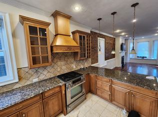 566 E 5th St #1, South Boston, MA 02127