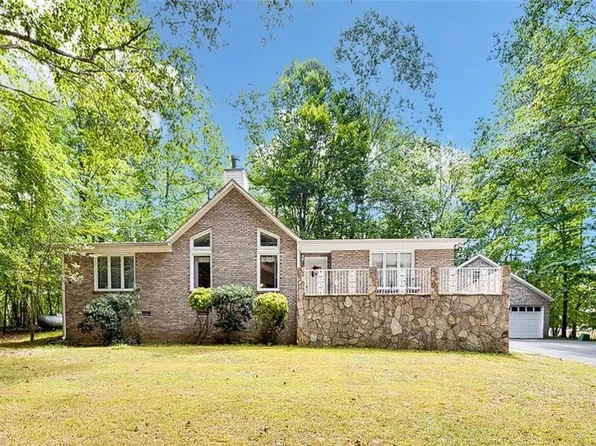 3269 Earnhardt Rd, Sophia, NC 27350