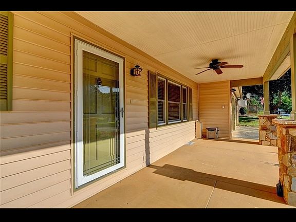 3rd image of 515 Rivercrest Dr
