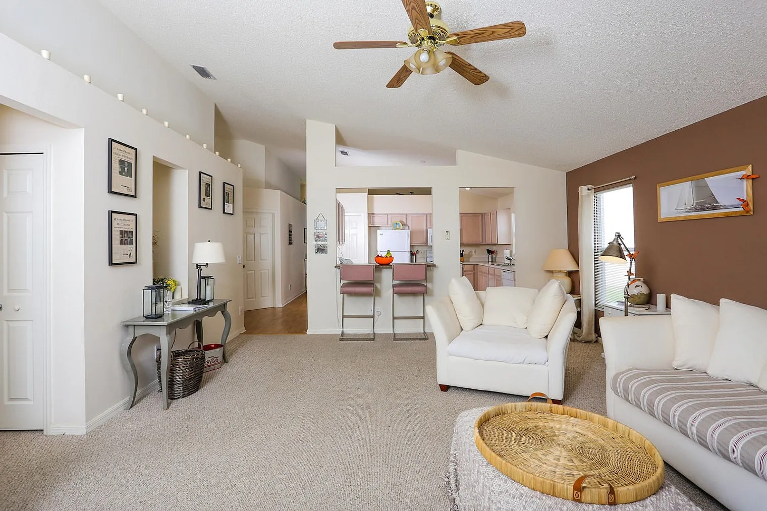 3 bed, 2.0 bath, 1829 sqft, $4,710 — Photo 3