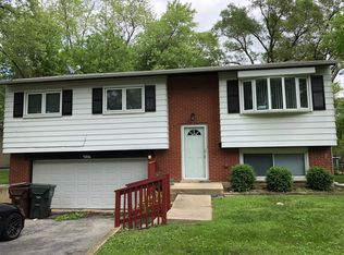 715 Circle Dr, University Park, IL