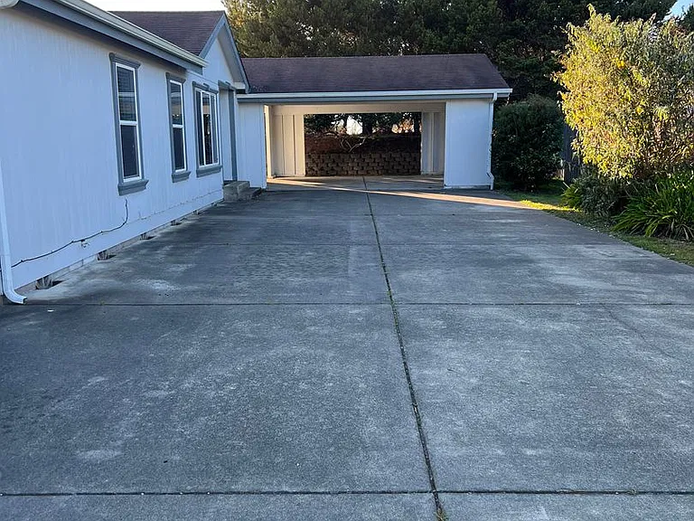 2976 Spinnaker Dr — Photo 3