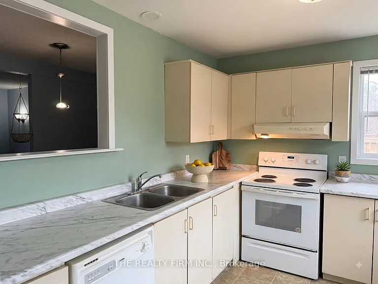 490 3rd St #34 — Photo 3