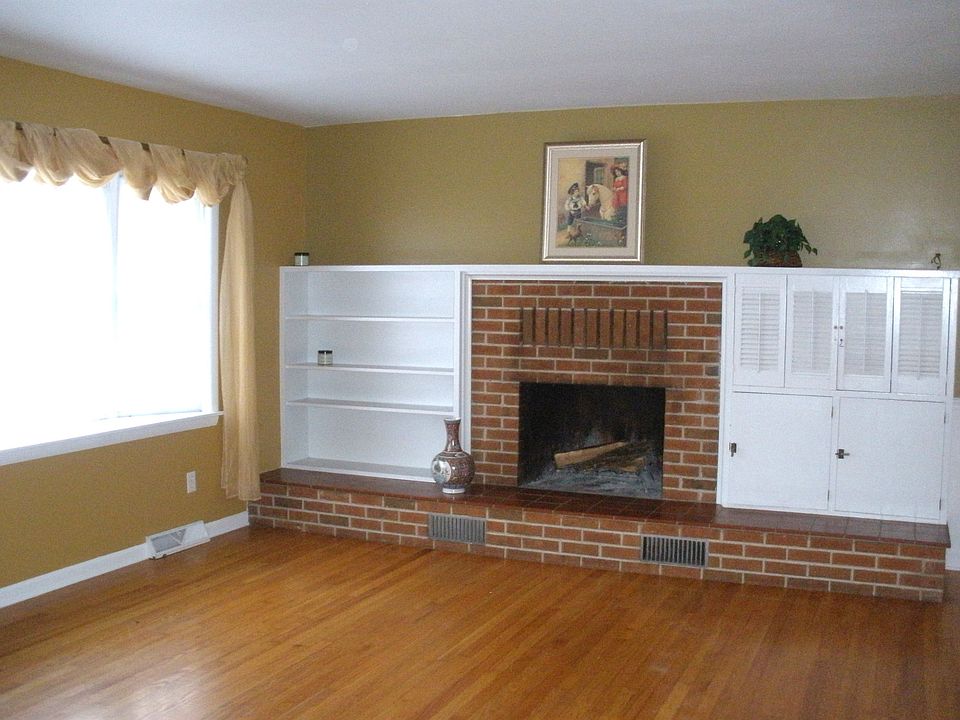 2nd image of 407 Longview Dr