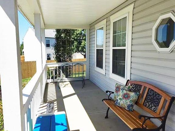3rd image of 233 N Bend Dr