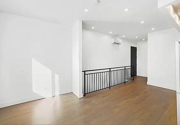 5th image of 73 Columbia St #1A