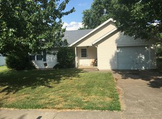 5782 S Stonegate Ave, Springfield, MO 65810