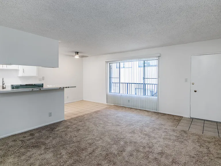 4065 McLaughlin Ave — Photo 3