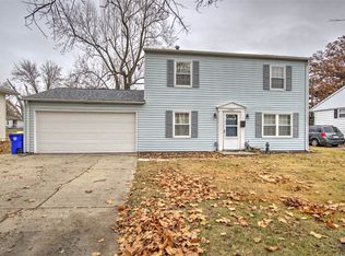 1922 S Lost Bridge Rd, Decatur, IL 62521