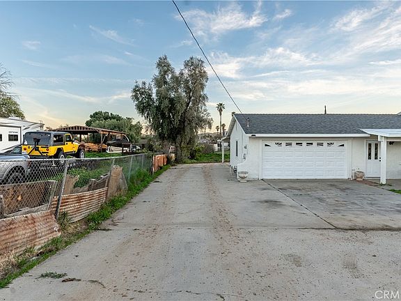 3rd image of 20265 Woodward St