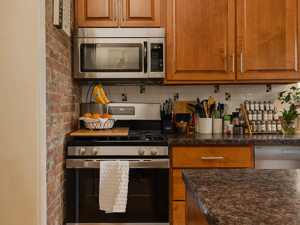 357 W Clinton St #1