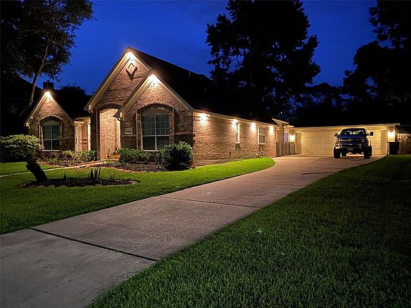 19810 Cherry Oaks Lane, 77346 Outdoor lighting