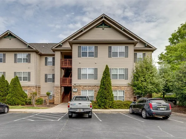 631 Harts Cove Way, Seneca, SC 29678