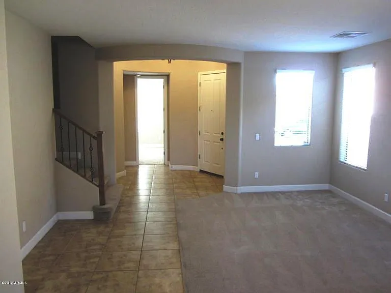 300 W Wisteria Pl — Photo 7