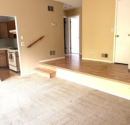 3rd image of 608 Spruce Hills Dr