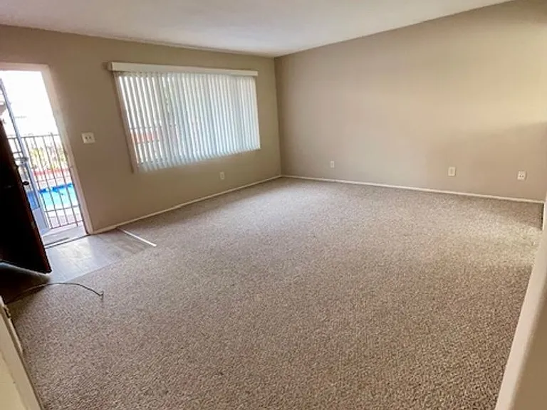 2924 Juniper St #11 — Photo 6