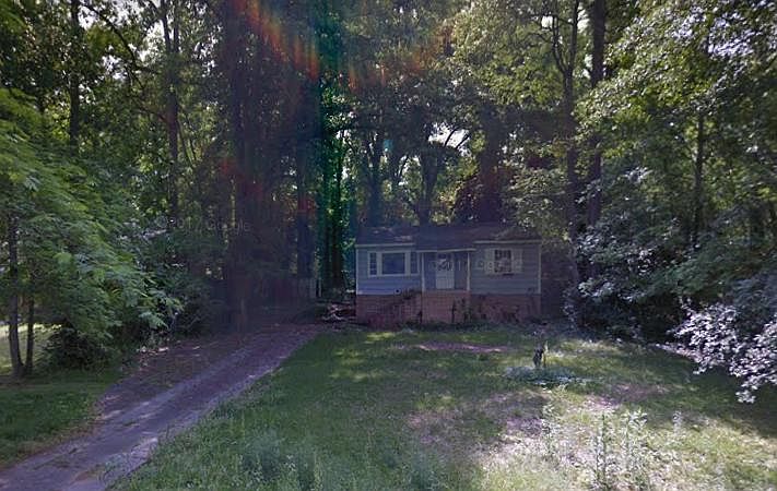 2nd image of 4578 Lakewood Ave
