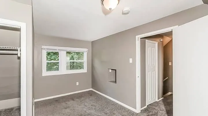 Coral Dr — Photo 3