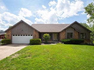 7 Laurel Oaks Ct, Lake Saint Louis, MO