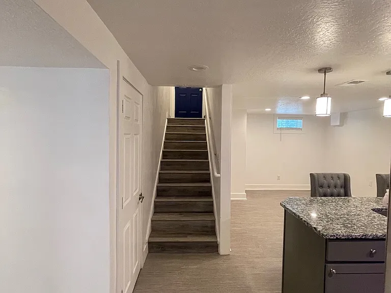 2356 Tyler Ave — Photo 2