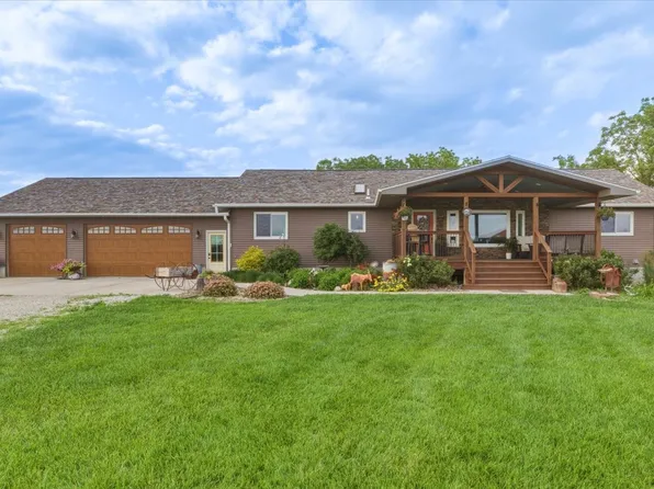 1077 240th Ave, Tabor, IA 51653