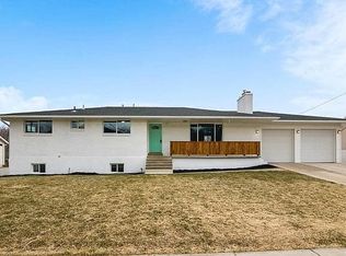 390 Larkin Ln, Kaysville, UT 84037