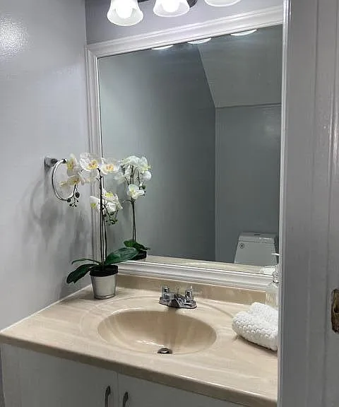 2163 Madeira Dr — Photo 8