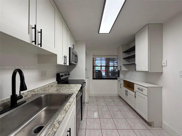 400 Commodore Dr #101 — Photo 7