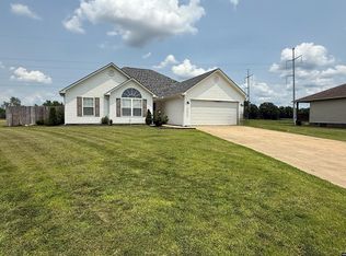 304 Tyler Austin Rd, Martin, TN 38237