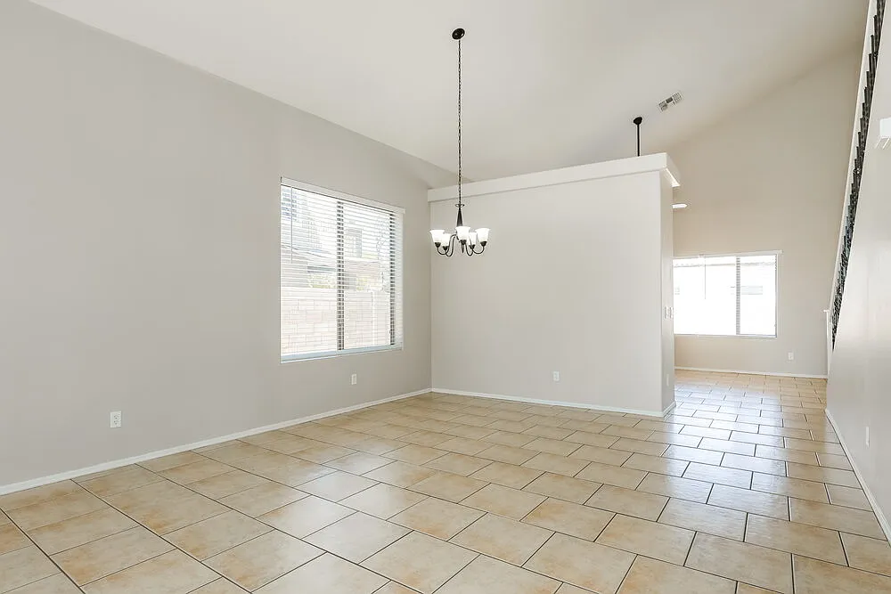 4 bed, 3.0 bath, 2138 sqft, $2,150 — Photo 4