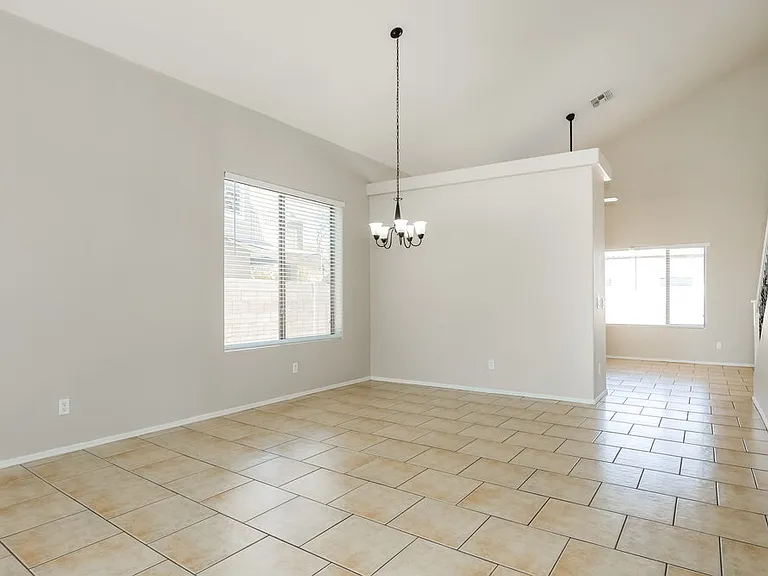 8216 W Globe Ave — Photo 4