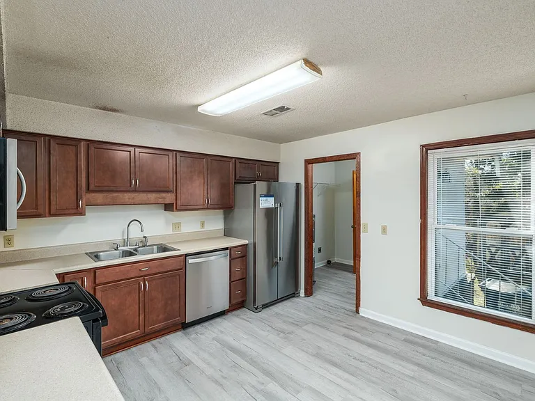 118 Roberta Dr — Photo 6