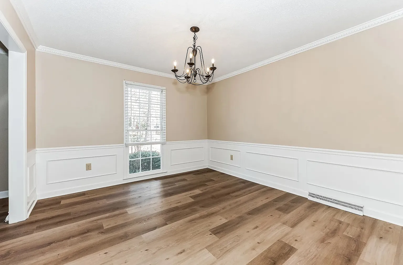 4 bed, 2750 sqft, $4,500 — Photo 4