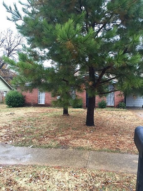 1st image of 836 Valley Springs Dr